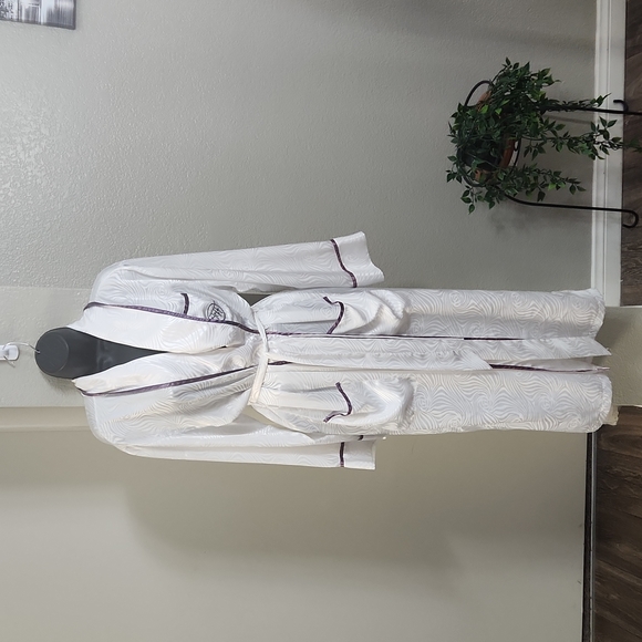 Mary McFadden White Robe with Purple Accents - Picture 1 of 8